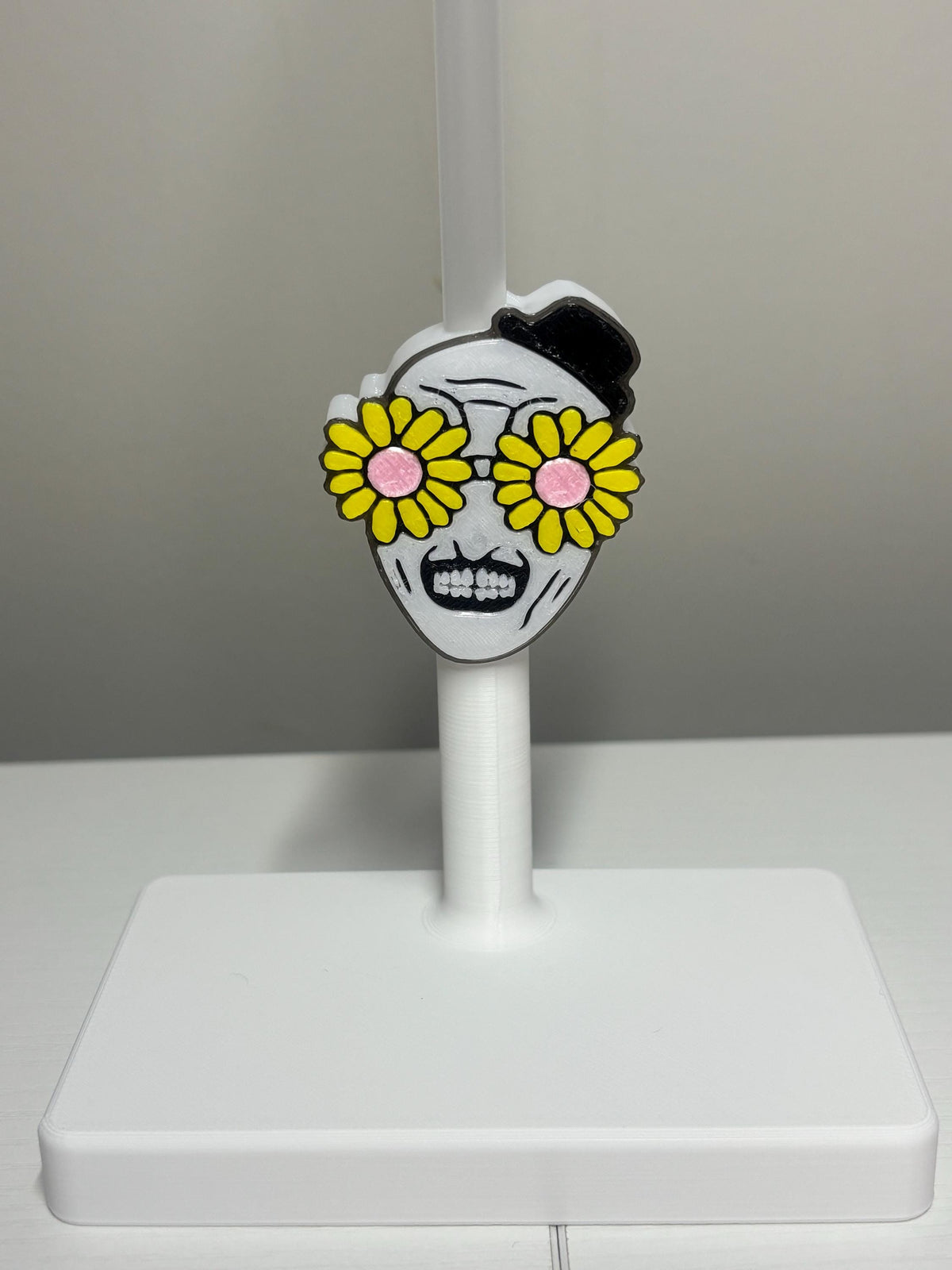 Art the clown straw topper